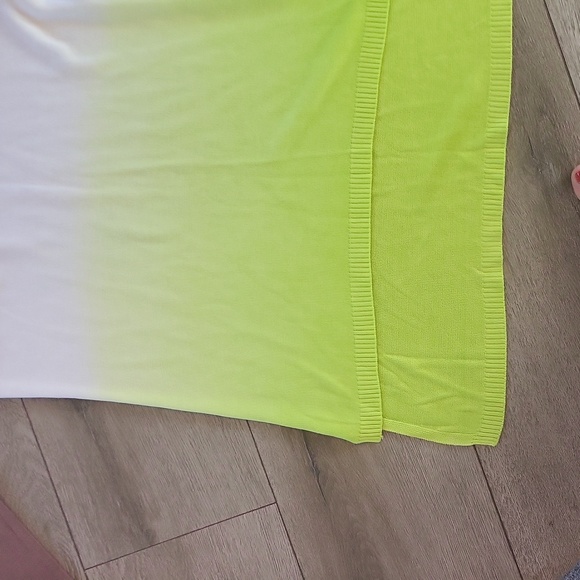 Charlotte Tarantola l Medium l ombre l quarter length l neon green - Picture 4 of 6